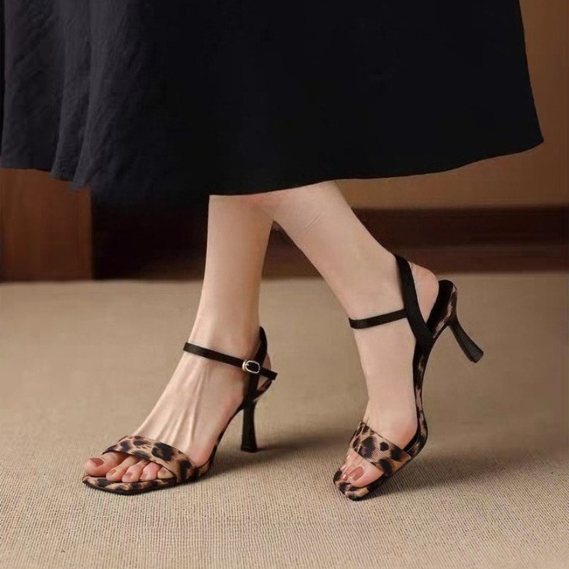 Sexy sandalen met luipaardprin - Leopard Print Heels recensie en prijs