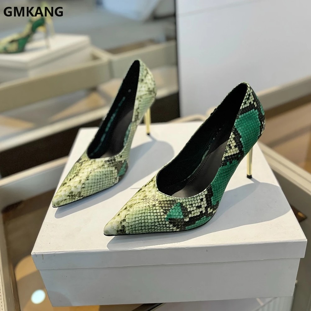 Dames pumps met slangenprint,  - Court Heel Pointed recensie en prijs