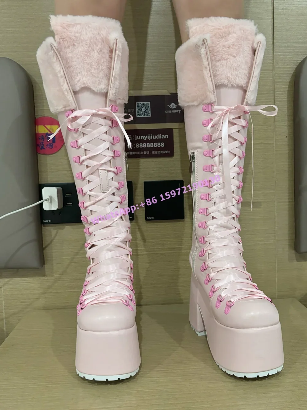 Roze harige laarzen met dikke  - Ribbon Tie Heel recensie en prijs