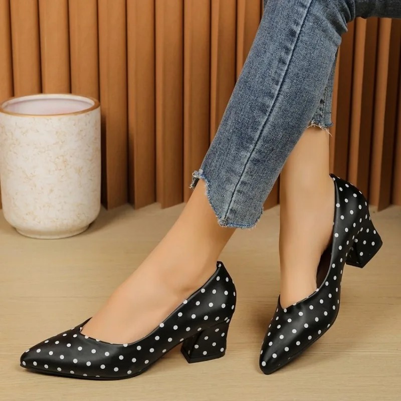 Damespumps met spitse neus, mi - Court Heel Pointed recensie en prijs
