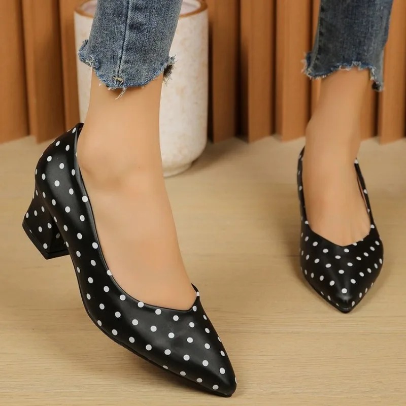 Damespumps met spitse neus, mi - Court Heel Pointed recensie en prijs